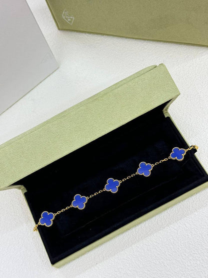 VCA 
Bracelet 🦋
Master quality 💯
With normal boxes 🗃️ 
75 dhs✅

With master box 📦 
120 dhs✅

Zain216
♥️♥️♥️