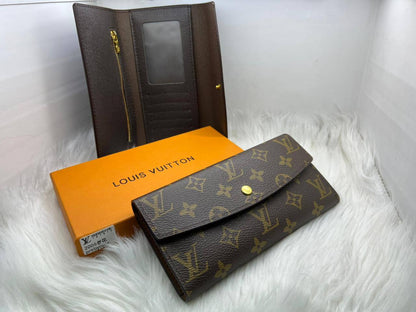 LV Wallets
45 dhs✅

Zain182
♥️♥️♥️