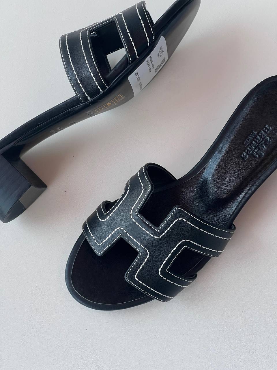 Hermes ✨🖤💚
Size 36-41
_Super master high quality_🪡
450 dhs💓

Zain176
♥️♥️♥️