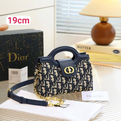 Dior
105 dhs✅
with box

Zain26
♥️♥️♥️
