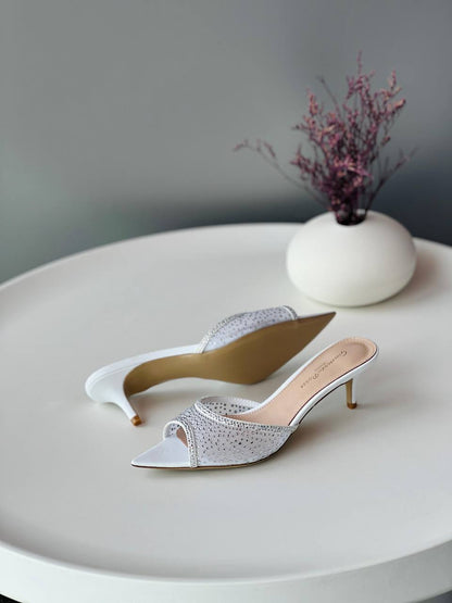 Gianvitto Rossi🌹
Size 36_41
Super high quality* 
450 dhs🪙🌨️

Zain176
♥️♥️♥️