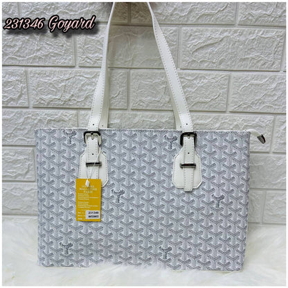 Goyard BiG Size 
110 dhs🪙🌨️

Zain232
♥️♥️♥️