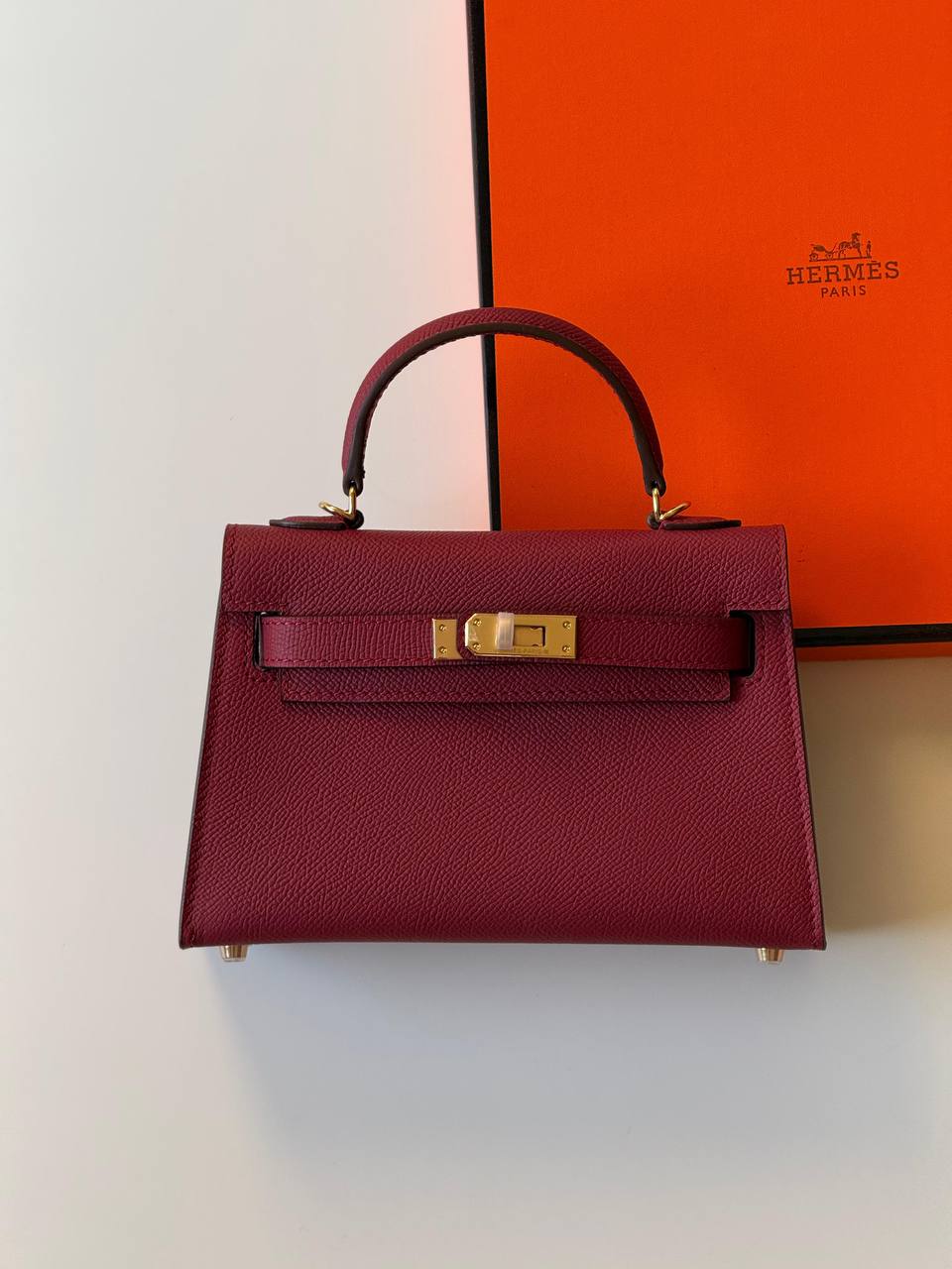Hermes
minikelly 19cm💕
master quality😍with box❤️
340 dhs❤️💚❤️💚

Zain52
💚❤️💚