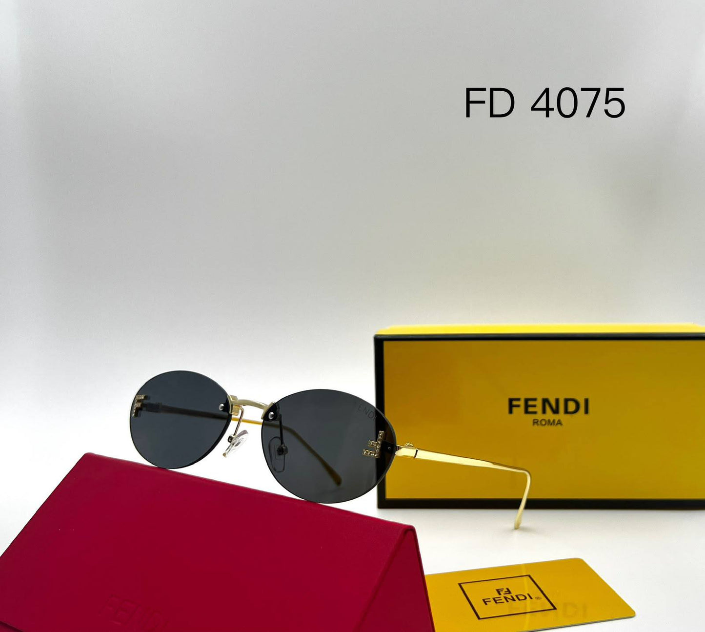 FENDI 
Sunglasses 🕶️ 
good quality 💯
With master box 🗃️ 
55 dhs🇦🇪🇦🇪

Zain273
♥️♥️♥️