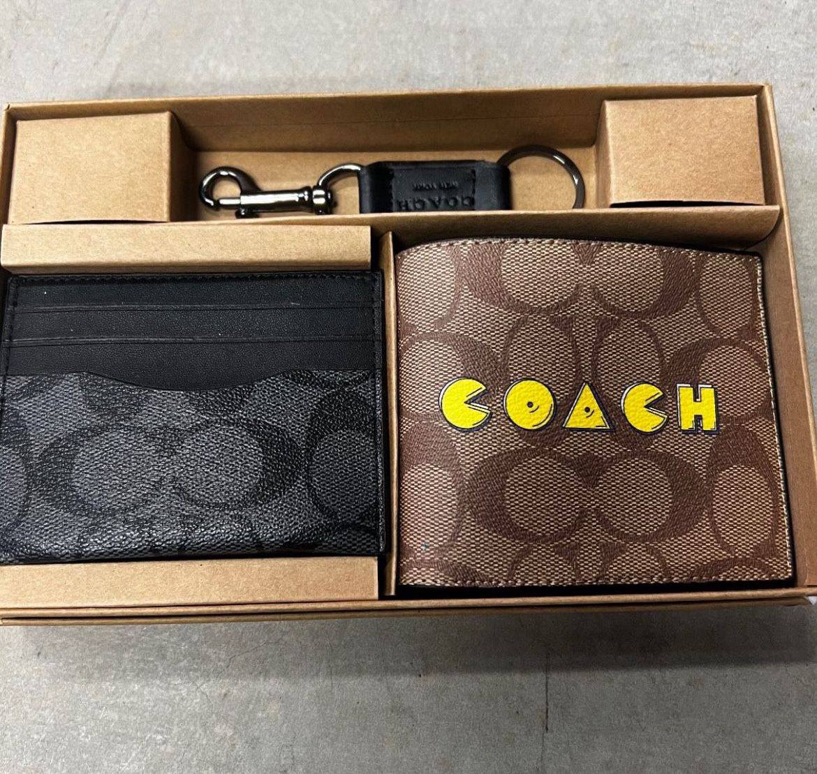 Coach Wallet 
Master 
130 dhs💓

Zain248
♥️♥️♥️