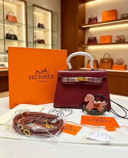 Hermes 
100 dhs✅
with box 
Good quality

Zain07
♥️♥️♥️