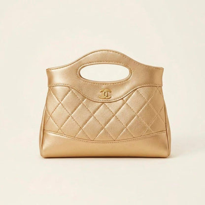 Chanel
High quality
With box 
100 dhs🇦🇪🇦🇪

Zain136
♥️♥️♥️