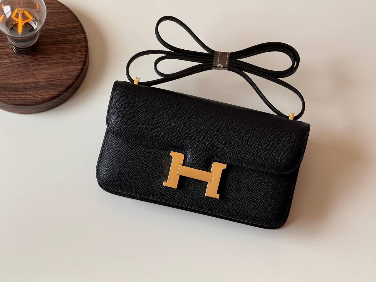 Hermes
 constance 23cm Master quality ✅with box📦
360 dhs✅

Zain52
♥️♥️♥️