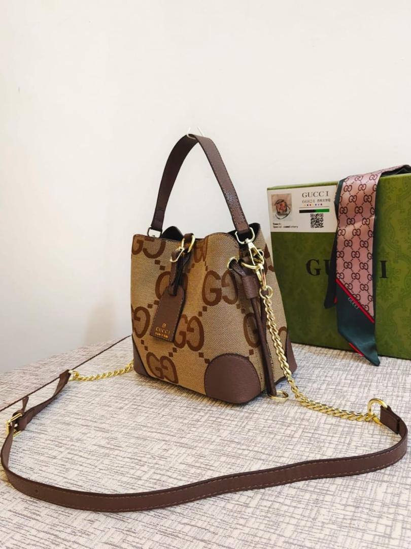 Bags
95 dhs✅
With box 🎁
high quality

Zain26
♥️♥️♥️