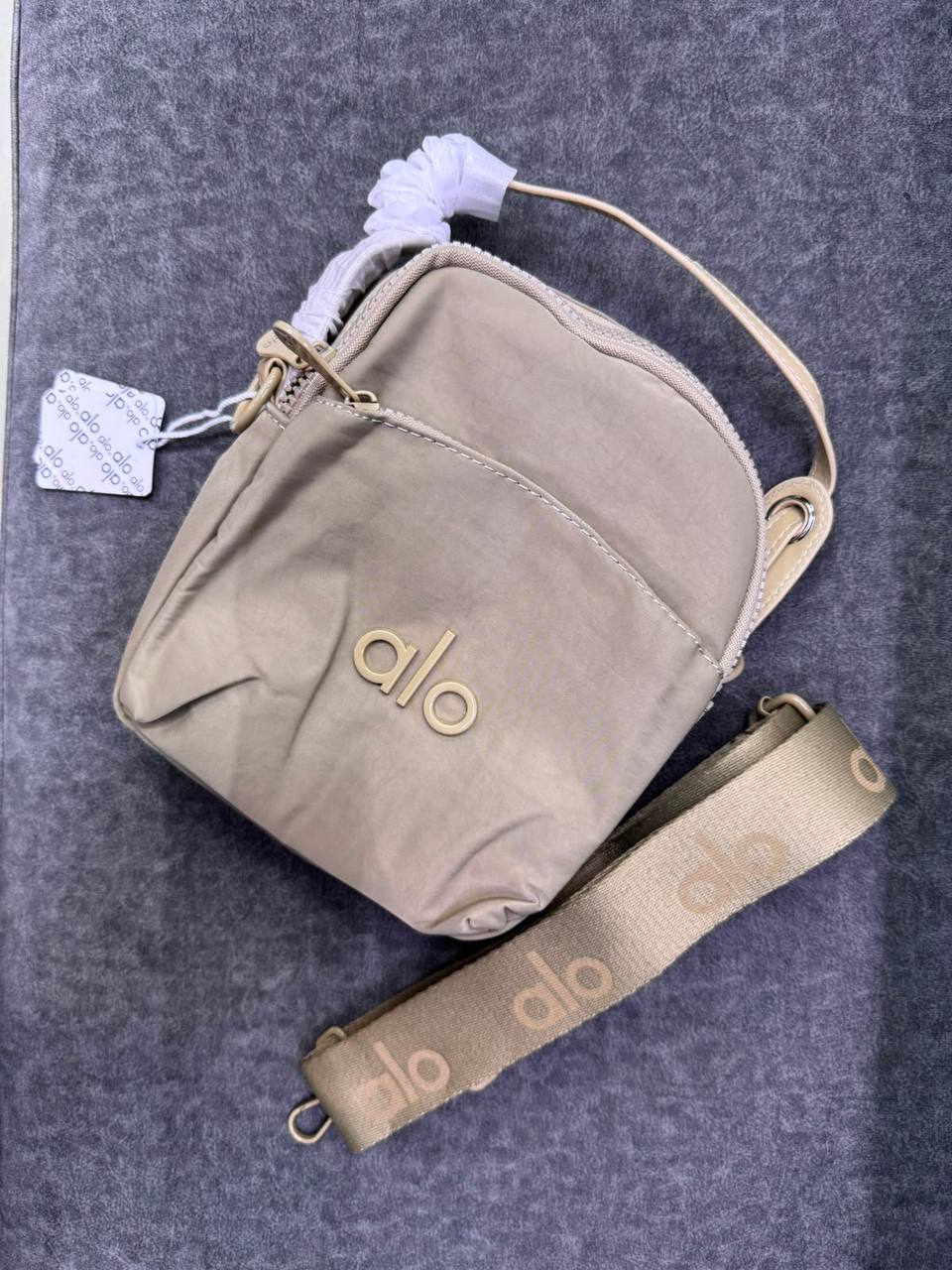 Alo  
size:31×15×22  
70 dhs💓

Zain114
♥️♥️♥️