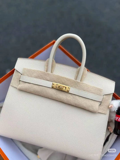 Hermes birkin 25cm💕master quality😍with box❤️
410 dhs🇦🇪🇦🇪

Zain52
♥️♥️♥️