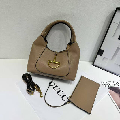 Gucci
100 dhs💓
With box
Size25cm

Zain138
♥️♥️♥️