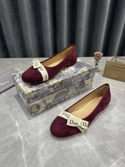 DIOR BALLERINA

GOOD QUALITY
100 dhs🇦🇪🇦🇪

36-41

Zain40
♥️♥️♥️