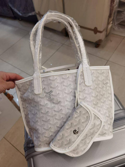 🌈 Goyard Small
1️⃣ First quality 
Size : 29 * 20 cm
75 dhs✅

Zain115
♥️♥️♥️