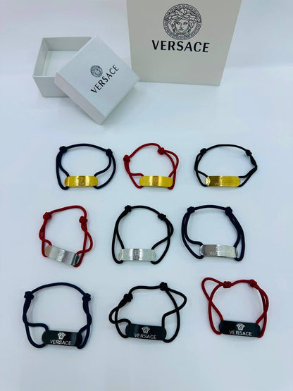 *Bracelet 😍*
Unisex 🔥
With Same box 🗃️ 
And paper bag 🛍️
20 dhs🇦🇪🇦🇪

Zain216
♥️♥️♥️