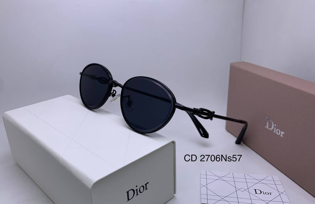Ladies sunglasses 
70 dhs🇦🇪🇦🇪

Zain126
♥️♥️♥️