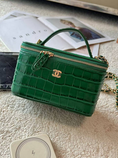 Chanel 💕🙋🏻‍♀️
Master✅✅
16cm🫶🏼🫶🏼 
290 dhs🇦🇪🇦🇪

Zain297
♥️♥️♥️