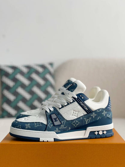 LV Trainers ‘Blue and white’💙🤍
36-45 AVAILABLE🤩
220 dhs✅

Zain242
♥️♥️♥️