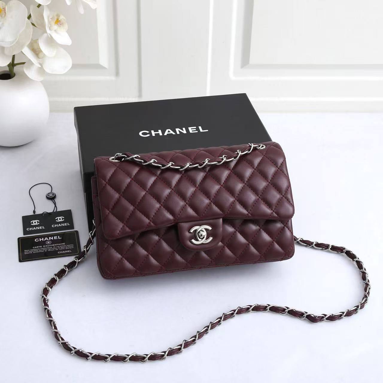 Chanel
with box
110 dhs💓

Zain143
♥️♥️♥️