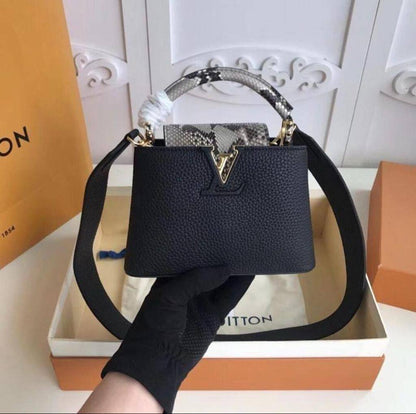 LV
with box
🎁🎁🎁

good quality
105 dhs✅

Zain219
♥️♥️♥️