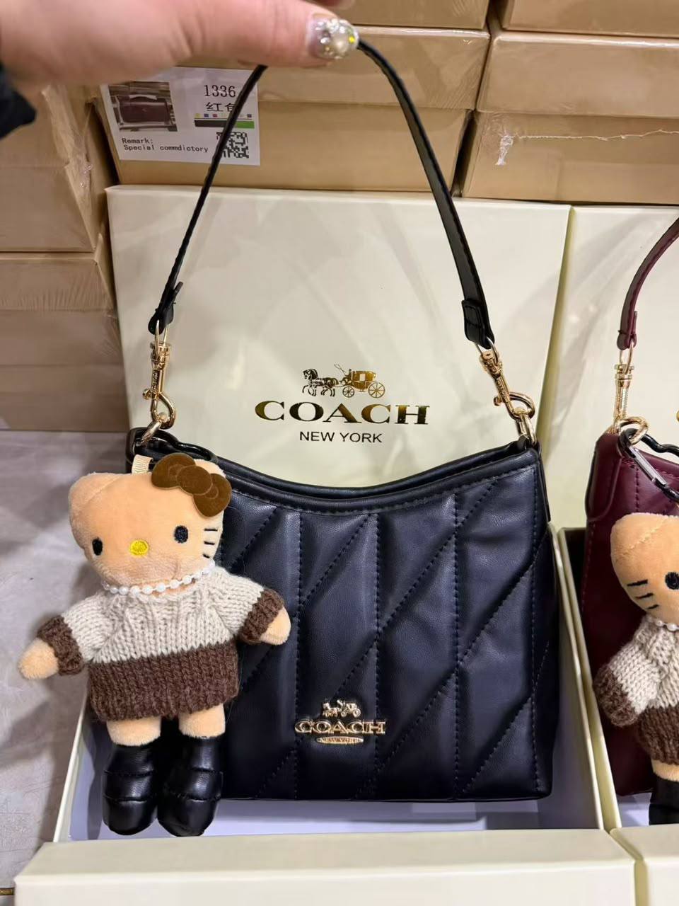 Coach

95 dhs🇦🇪🇦🇪

with box

Zain35
♥️♥️♥️