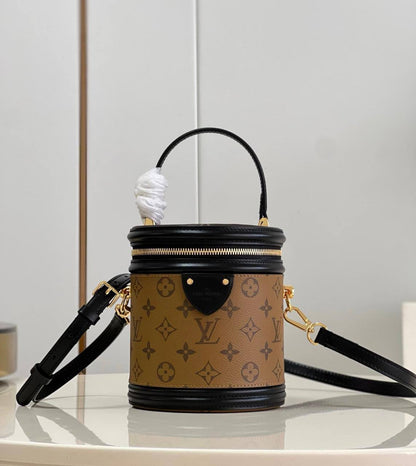 Louis vuitton💕💕✨
Duffel bag Super master quality 🔥🔥
Available ✨💕💕
With full packing 📦🎀
For Price 👇 WTSP Text Zain 0568585901

Zain252
♥️♥️♥️