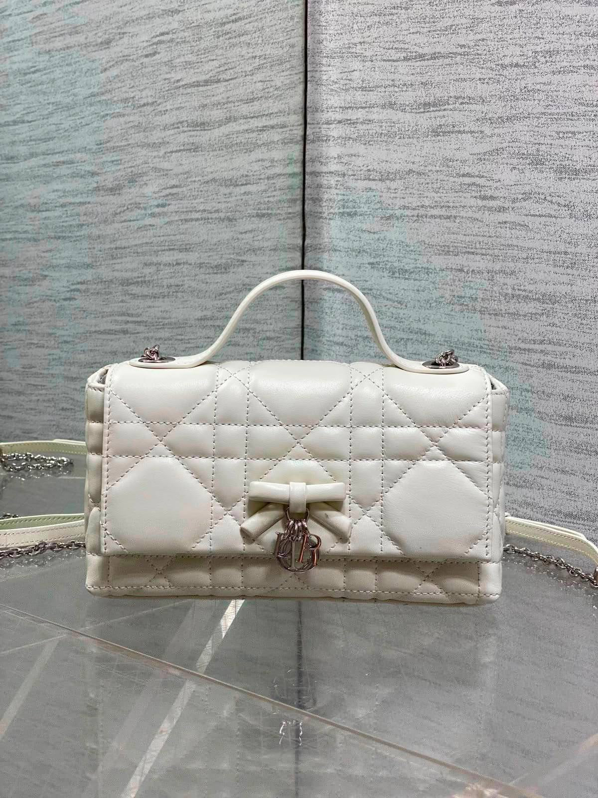 DIOR NEW  COLLECTION 💫💫💕
Super master quality 🔥🔥🔥💯
Available 💕💕💕
With full package 🎁
For Price 👇 WhatsApp✅
0568585901 
0507557372
0552275751 Owner Zain 👌

Zain252
♥️♥️♥️