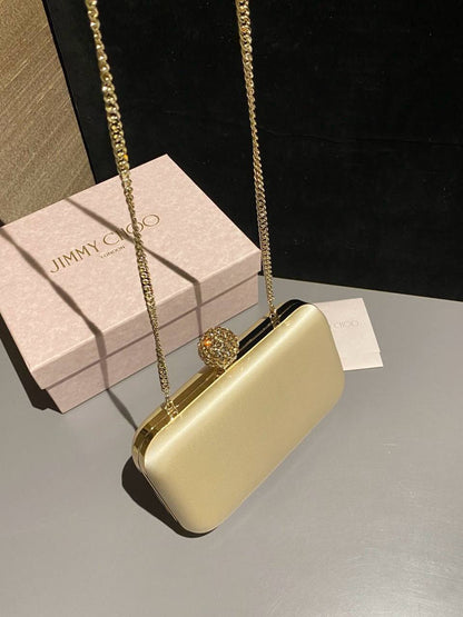 Jimmy choo
*Size 20cm*
For Price 👇 WhatsApp✅
0568585901 
0507557372
0552275751 Owner Zain 👌

Zain274
♥️♥️♥️