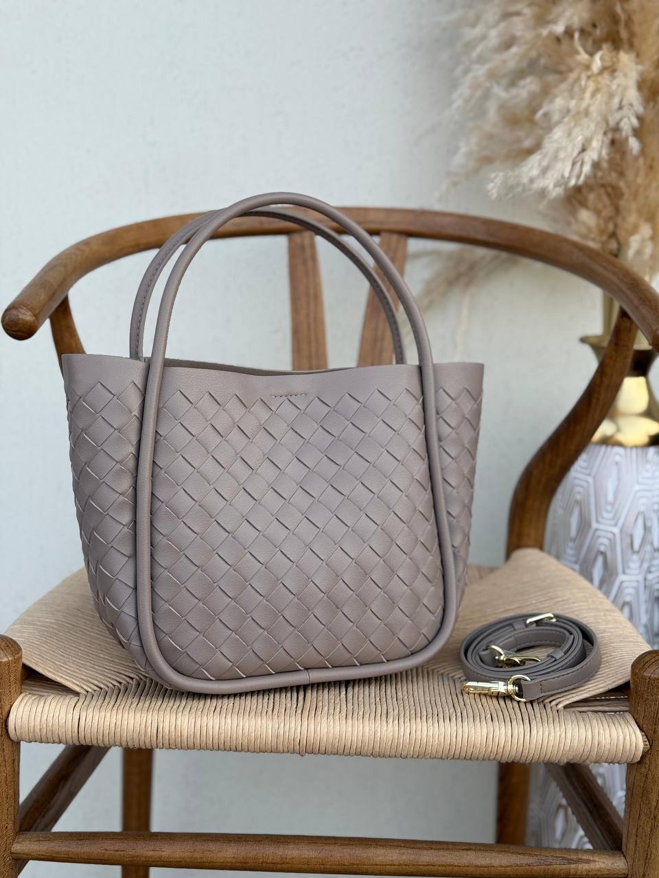 BOTTEGA VENETA
27cm
340 dhs✅
Top quality 
With box🎁

Zain167
♥️♥️♥️
