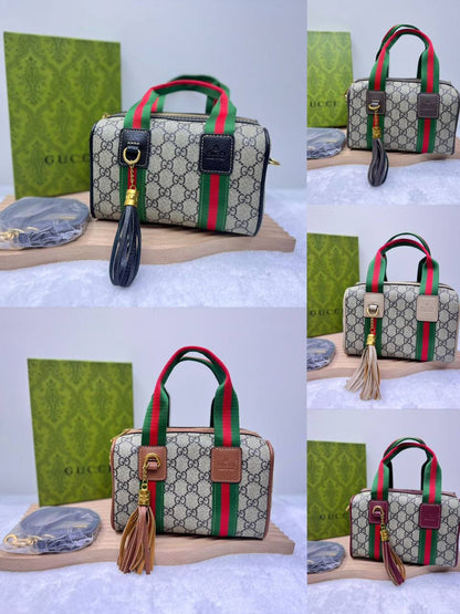 Gucci  

with box  
🎁🎁🎁

size:20×13cm  
110 dhs💓

Zain114
♥️♥️♥️