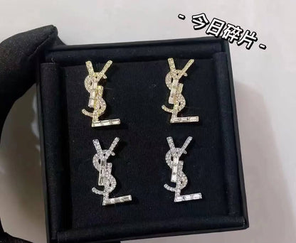 YSL
Earring 😍
Master quality 💯
With normal boxes 🗃️ 
55 dhs🇦🇪🇦🇪

Zain216
♥️♥️♥️
