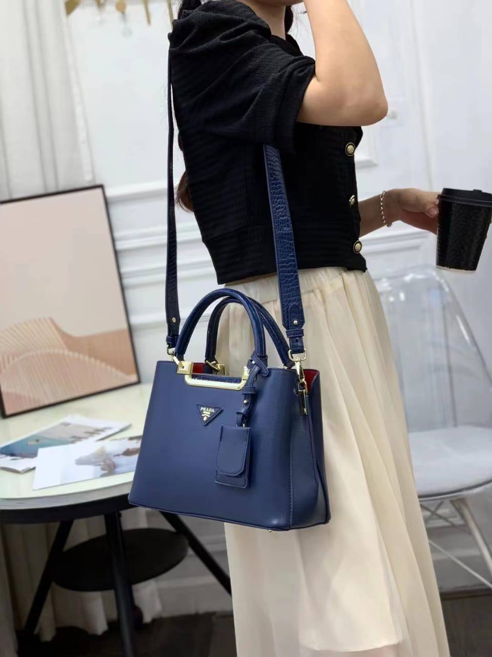 Prada 
120 dhs✅
size29.13.22👈

Zain161
♥️♥️♥️