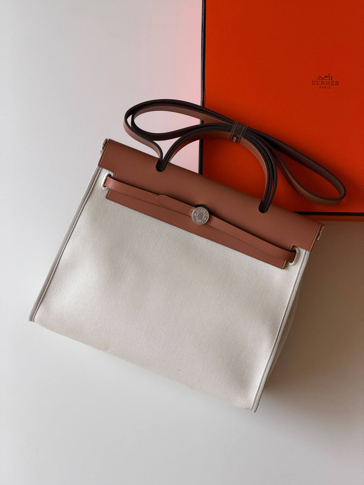 Hermes herbag
 31cm💕

Master quality 😍
with box❤️
630 dhs🇦🇪🇦🇪

Zain52
♥️♥️♥️