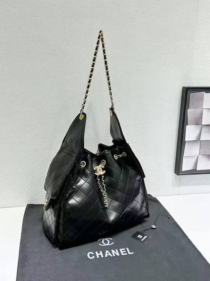 Chanel
120 dhs🪙🌨️

Zain177
♥️♥️♥️