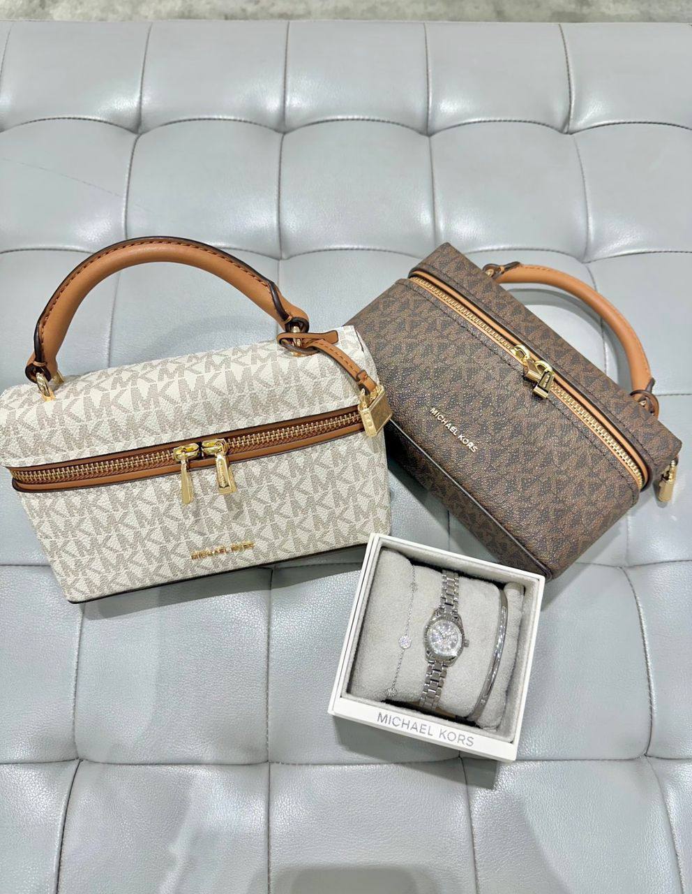 MK
95 dhs❤️
High-quality 

with a box🎁

Zain35
♥️♥️♥️