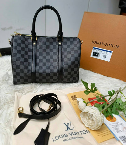 AVAILABLE 
SPEEDY 
LV

WITH BOX 
100 dhs🇦🇪🇦🇪
HIGH QUALITY 

Zain169
♥️♥️♥️