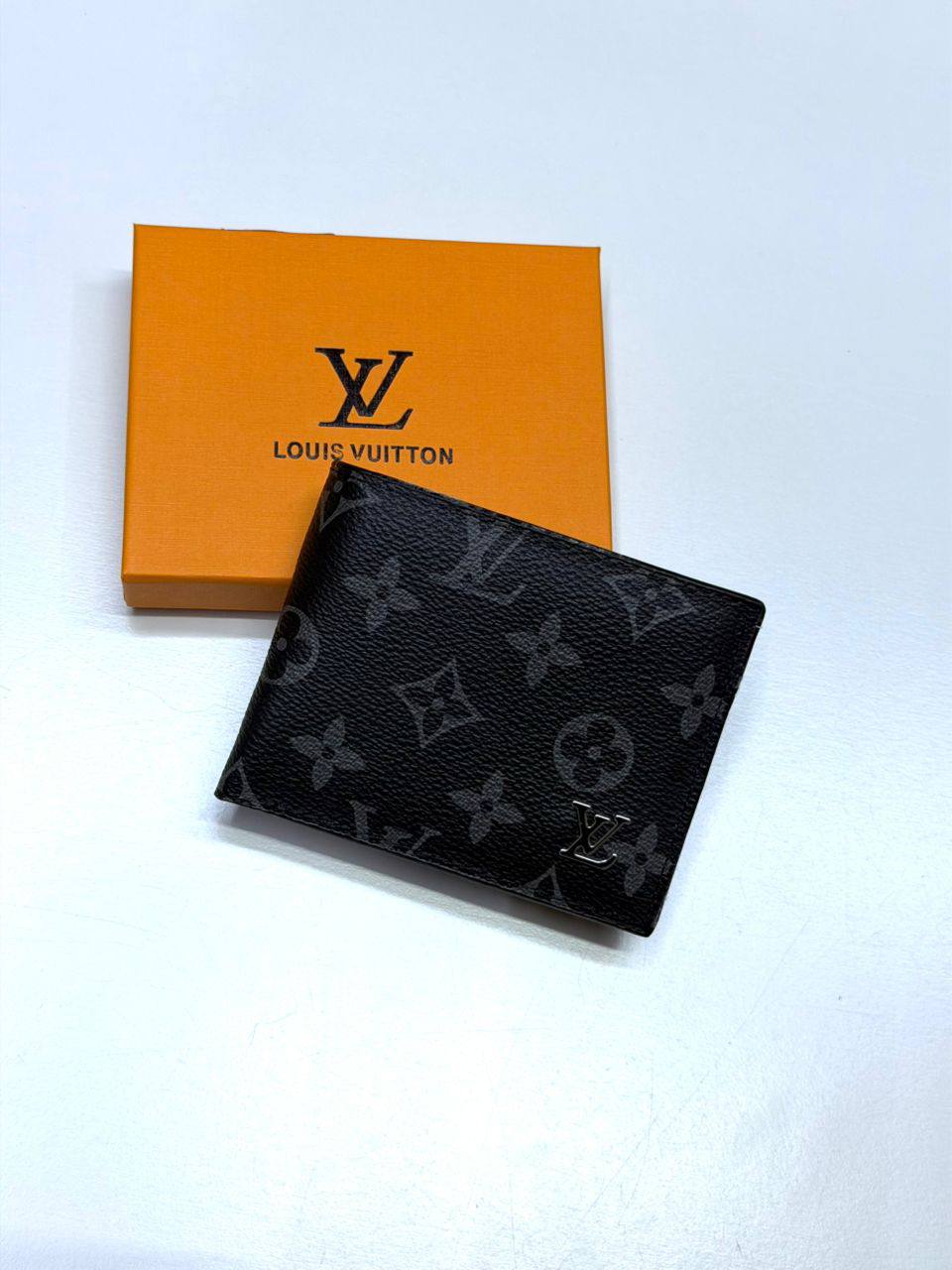 Men's wallet
30 dhs✅
With box
🎁🎁🎁

Zain42
♥️♥️♥️