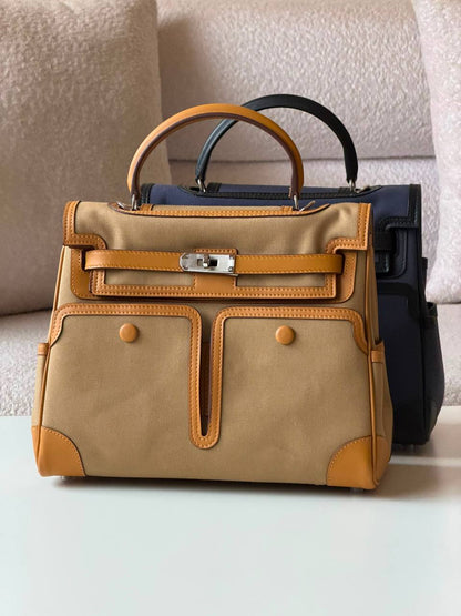 Hermes kelly cargo 28cm💕Master quality 😍with box❤️
780 dhs🇦🇪🇦🇪

Zain52
♥️♥️♥️