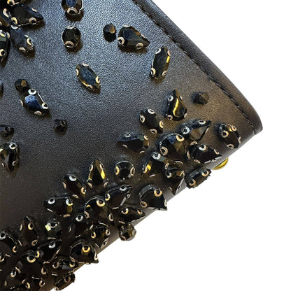 VALENTINO
 COPY ONE NEW CAME 

WITH BOX 
🎁🎁🎁

260 dhs❣️

Zain39
♥️♥️♥️