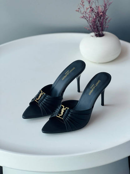 Ysl ✨⭐️
Size 36-41
_Super master high quality_🪡
450 dhs💛

Zain176
♥️♥️♥️