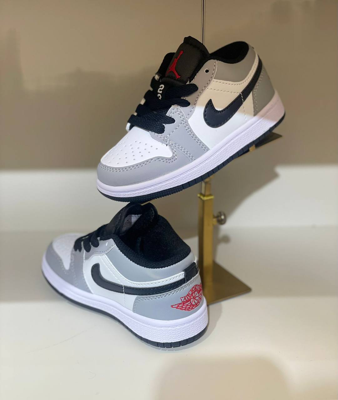 New Travis Scott air jordan👟
Size:24 to 37
260 dhs✅
Super master quality ✅

Zain286
♥️♥️♥️