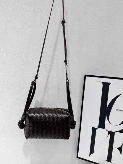 Bottega
95 dhs🇦🇪🇦🇪
With box
Size23cm

Zain219
♥️♥️♥️