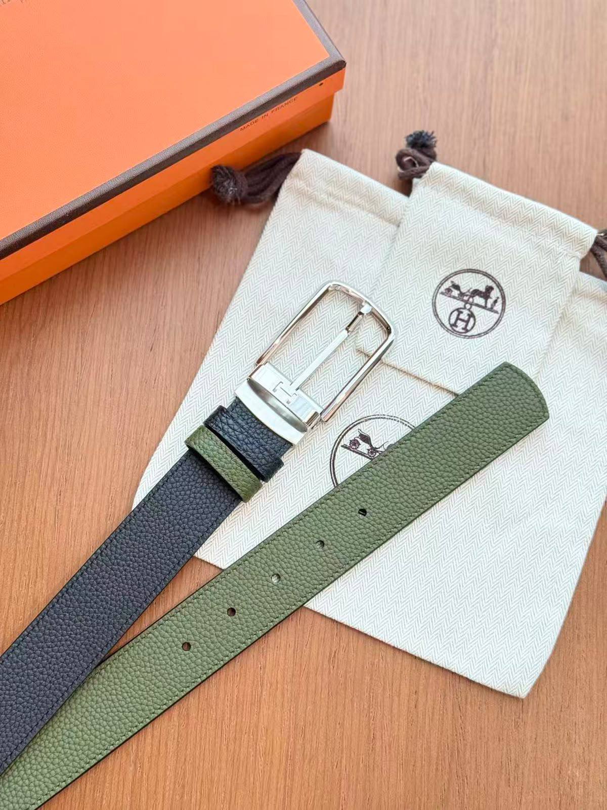 Hermes
For  men
Super master 4cm
With original box

320 dhs🇦🇪🇦🇪


Zain281
♥️♥️♥️