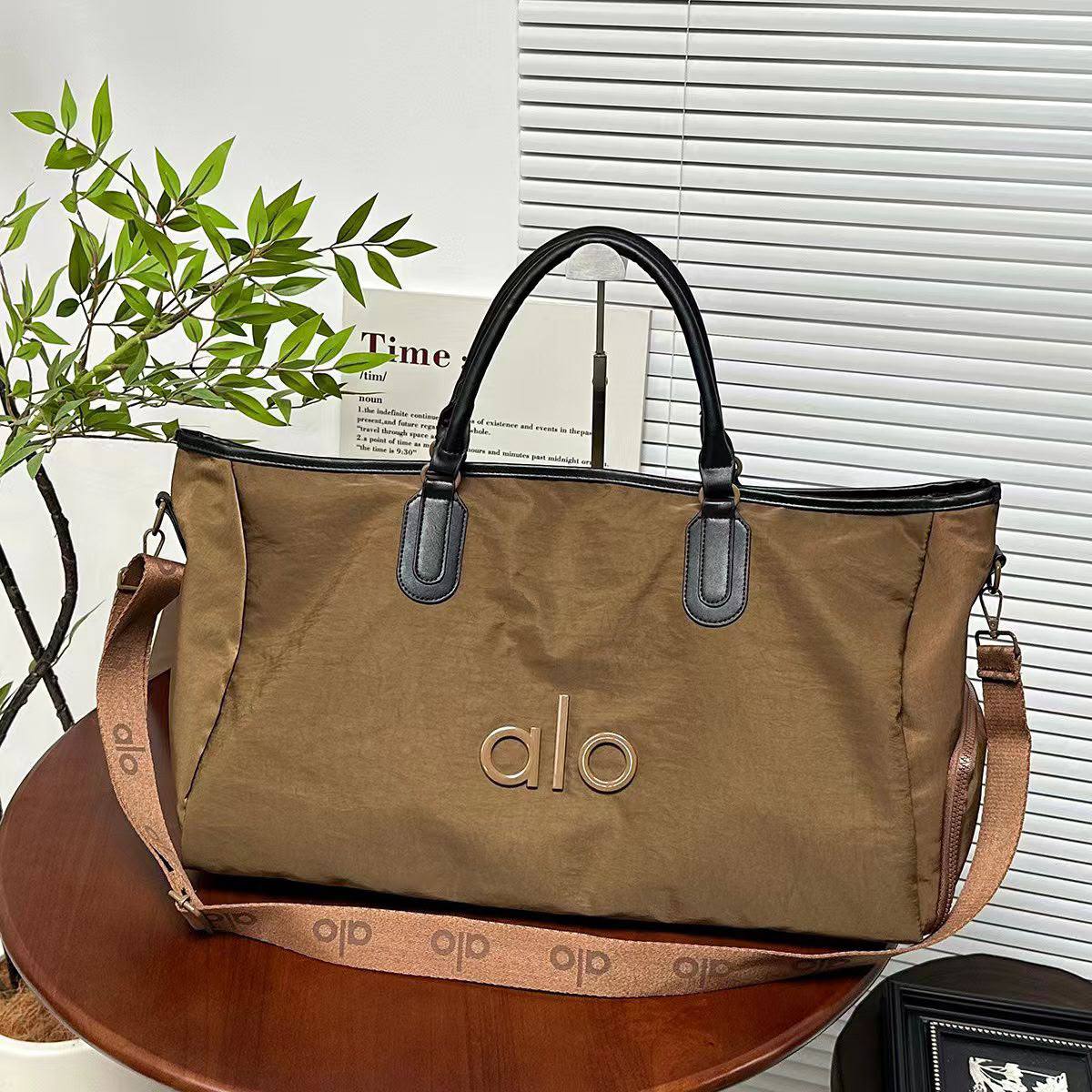Alo Bags
100 dhs🇦🇪🇦🇪

Zain35
♥️♥️♥️