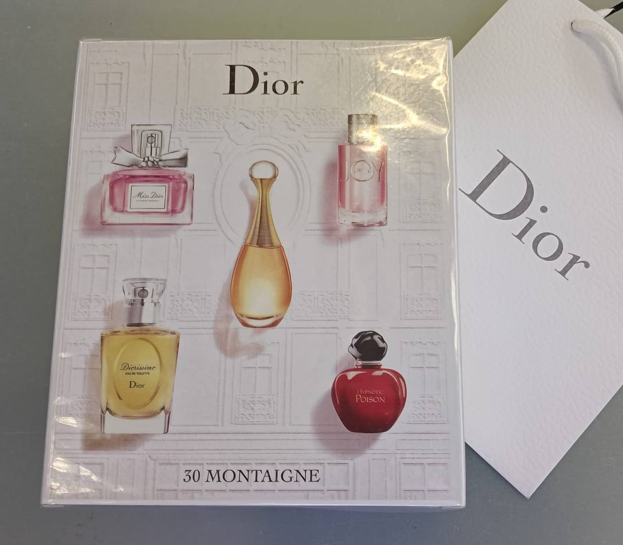 DIOR 30 MONTAIGNE SET
120 dhs🇦🇪🇦🇪

Zain01
♥️♥️♥️
