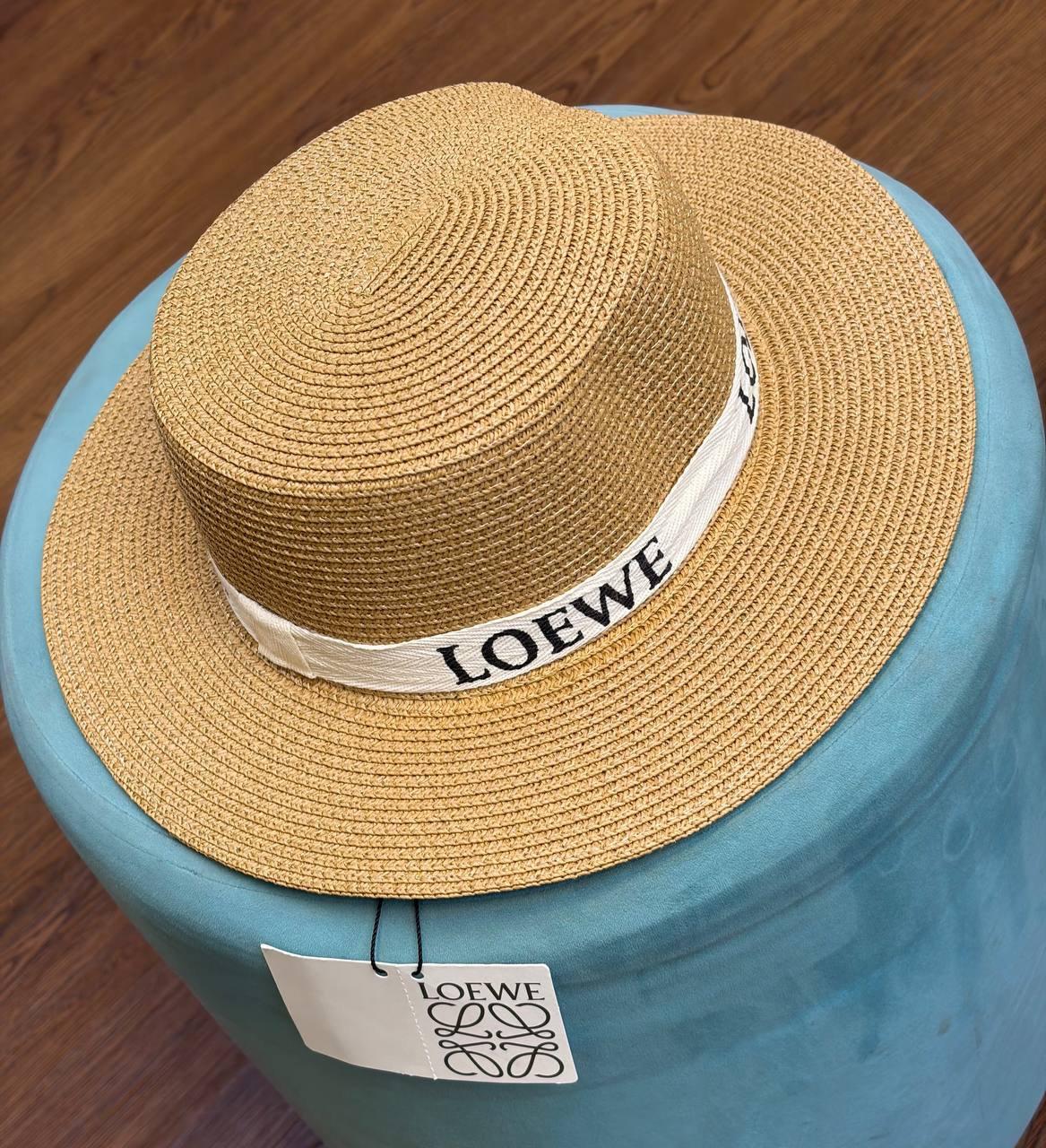 LOEWE HATS

240 dhs🇦🇪🇦🇪

Zain328
♥️♥️♥️