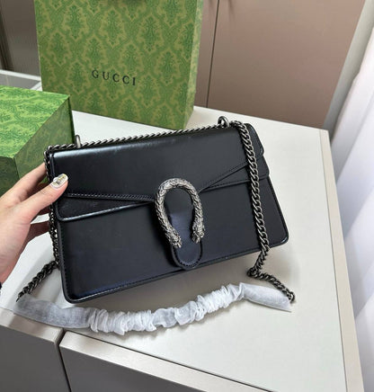 GUCCI 

HIGH QUALITY RESTOCK 

WITH BOX 
🎁🎁🎁

120 dhs🪙💕

Zain39
♥️♥️♥️