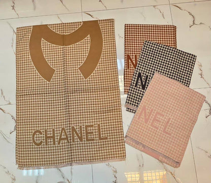 Scarf
40 dhs✅

Zain232
♥️♥️♥️