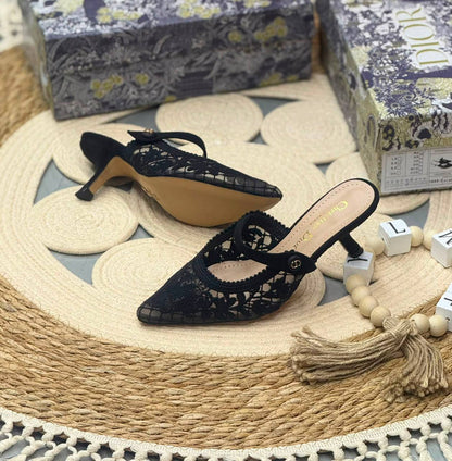Dior 
🧨. Size 36 to 41 
150 dhs🇦🇪🇦🇪

Zain80
♥️♥️♥️