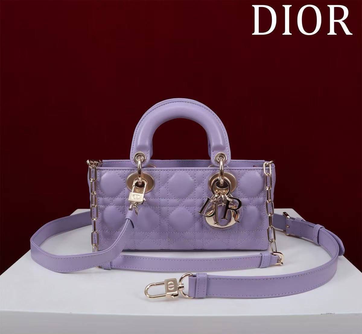 Dior D-joy✅
*Size 22 cm*
For Price 👇 WhatsApp✅
0568585901 
0507557372
0552275751 Owner Zain 👌

Zain274
♥️♥️♥️